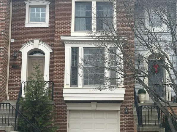 3907 Maximilian Ct, Fairfax, VA 22033