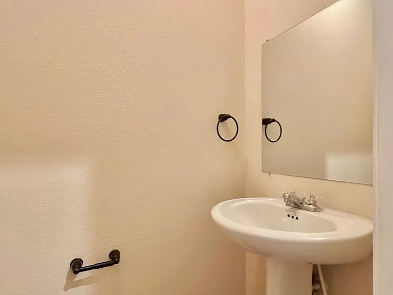 6414 Attucks Ln — Photo 16