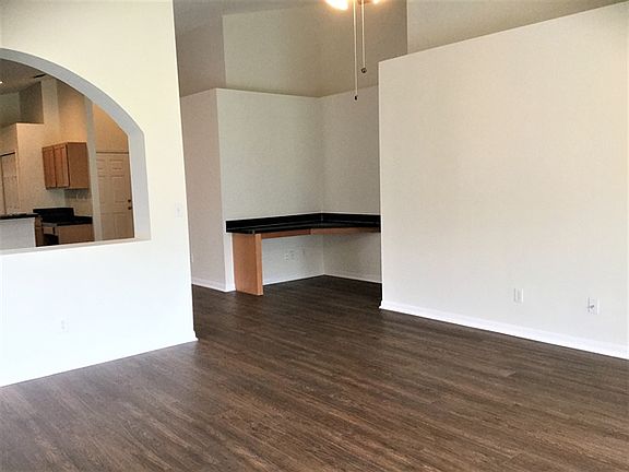 5th image of 1130 Bluegrass Dr