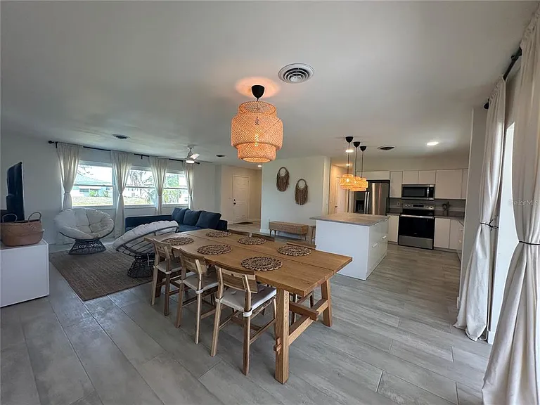 65 Oakland Hills Pl — Photo 2