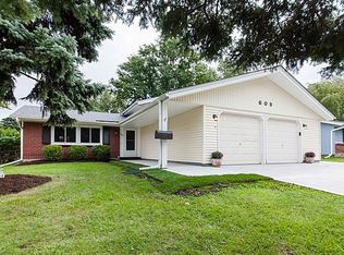 609 S Salem Dr, Schaumburg, IL