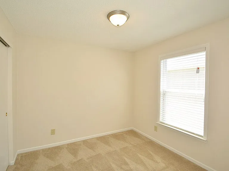 12162 Maize Dr — Photo 18