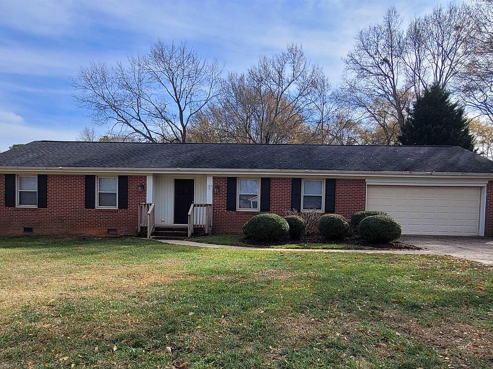 1st image of 104 Woodcliff Ct