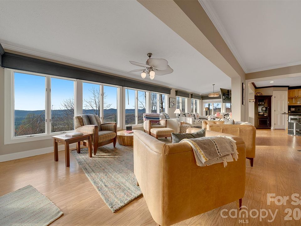1st image of 300 Roberts Dr