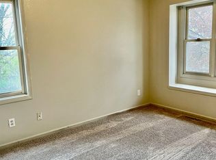 4807 10th Ave APT 1, Kenosha, WI 53140