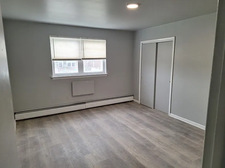 Emerson Apartments — Photo 15