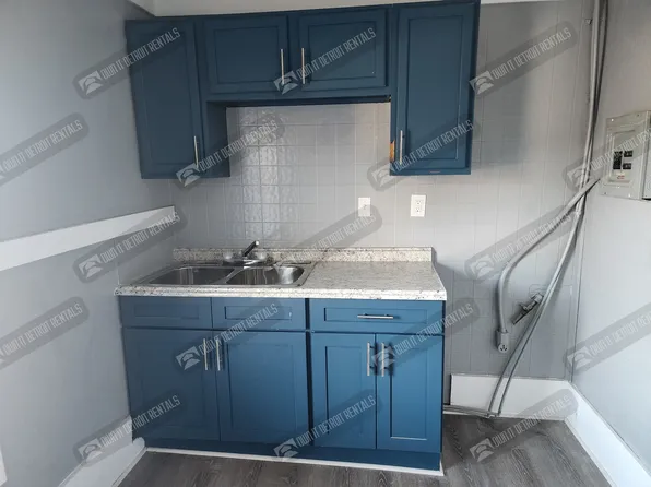 17310 Bentler St APT 3E, Detroit, MI 48219