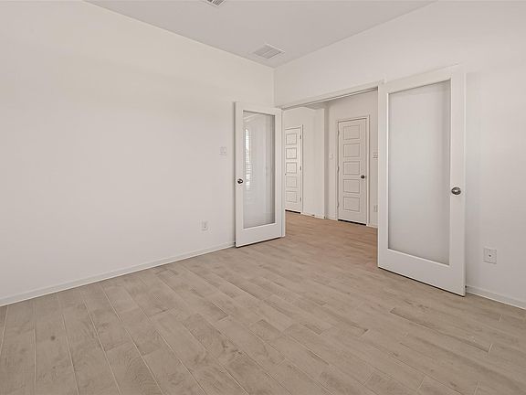 5th image of 2203 Port Jackson Dr
