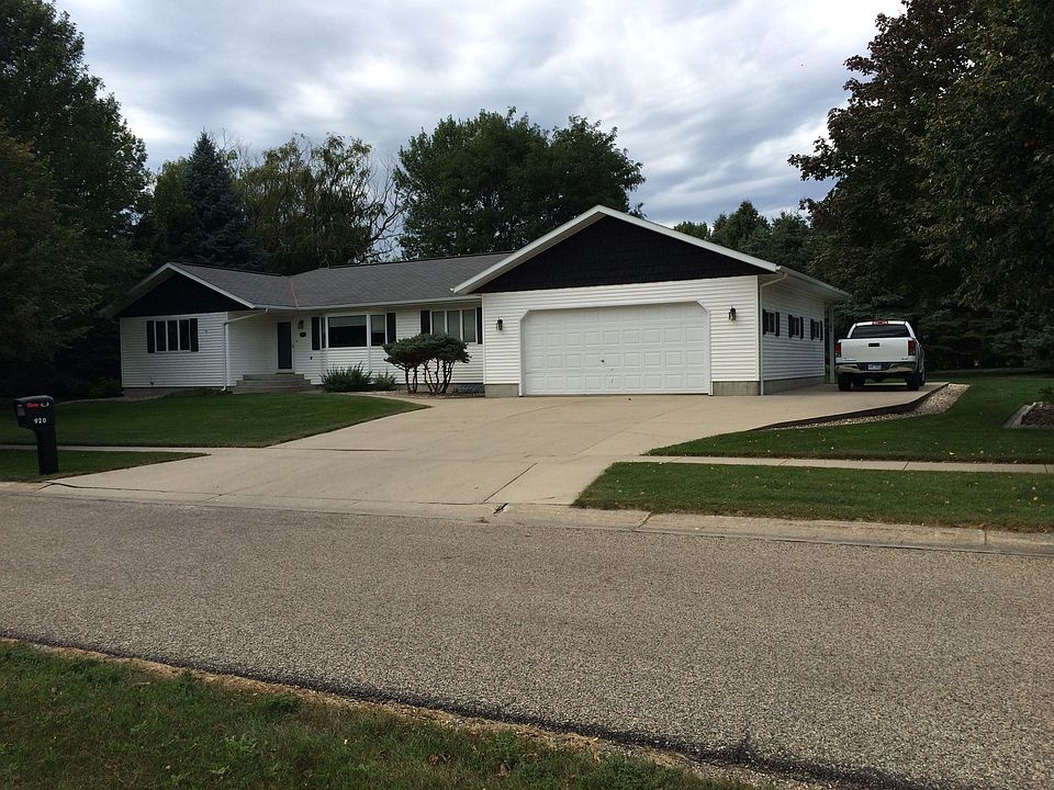 920 Parkway Blvd
