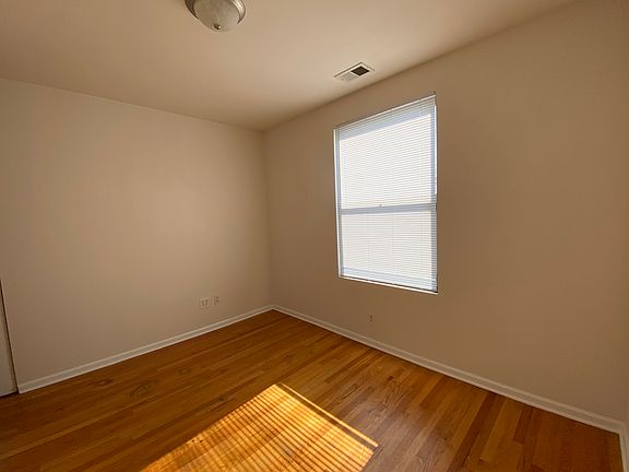 5th image of 3318 W Lawrence Ave #3