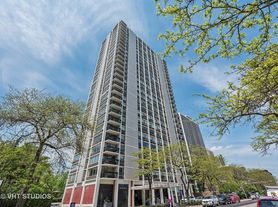 1455 N Sandburg Ter