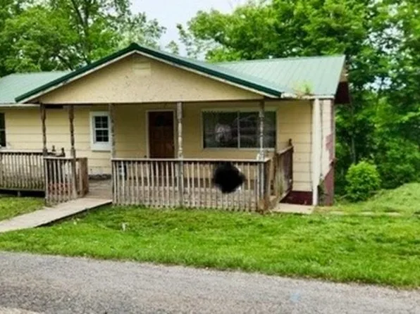 2800 Haynie Rd, Huntington, WV 25704