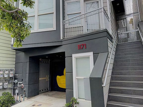 3rd image of 1171 Oak St APT 4