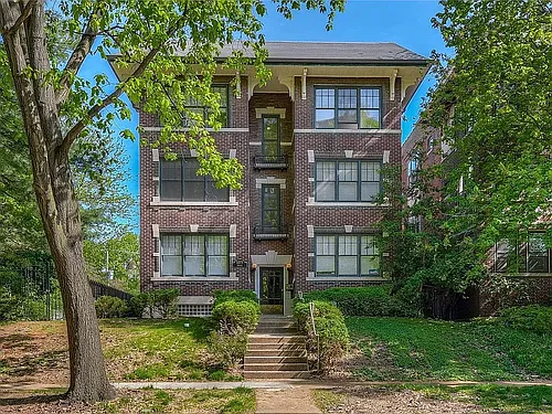 5375 Pershing Ave #2E Photo 1 5375 Pershing Ave #2E Photo 1