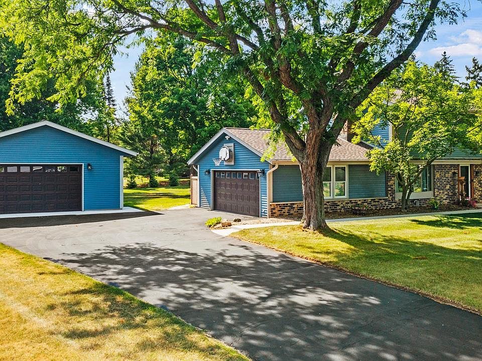 W291S2711 Cambrian RIDGE, Waukesha, WI 53188 MLS 1846734 Zillow