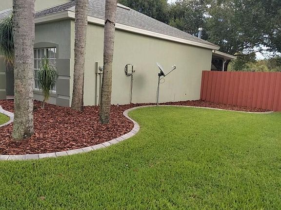 5th image of 1492 Surrey Park Dr