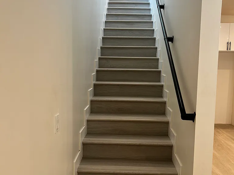 7021 Jamieson Ave — Photo 4