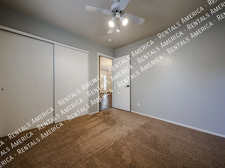 2292 E Remington Pl — Photo 12