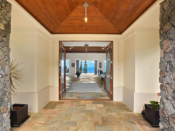 2nd image of 50 Lahaole Pl