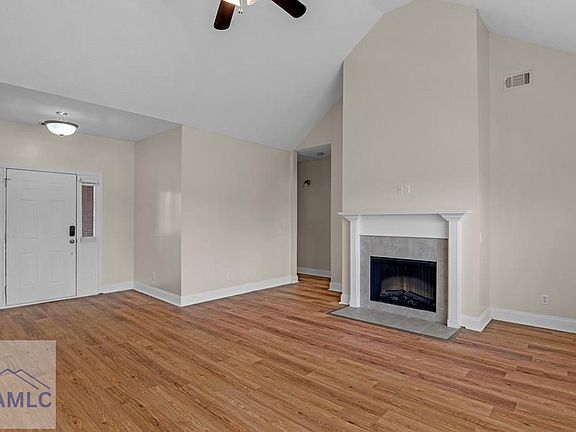 3rd image of 432 Cypress Creek Dr NE