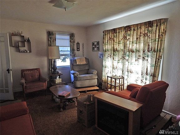 3rd image of 909 Park St