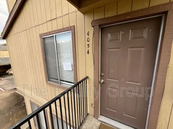 4054 W Meadow Ave, Visalia, CA 93277