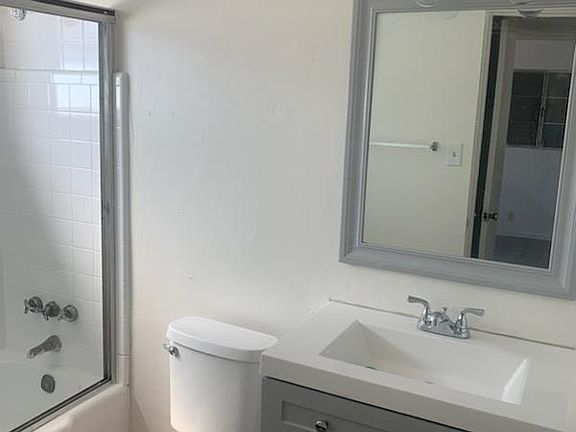 5th image of 3228 E Bellevue St