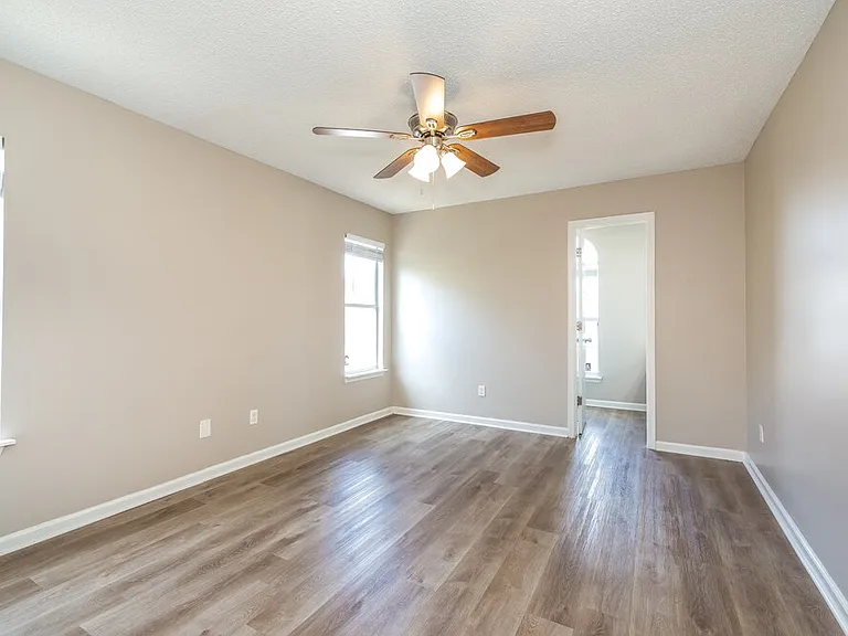 309 Carriann Cove Trl W — Photo 10