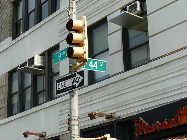 419 W 44th St #2W — Photo 20