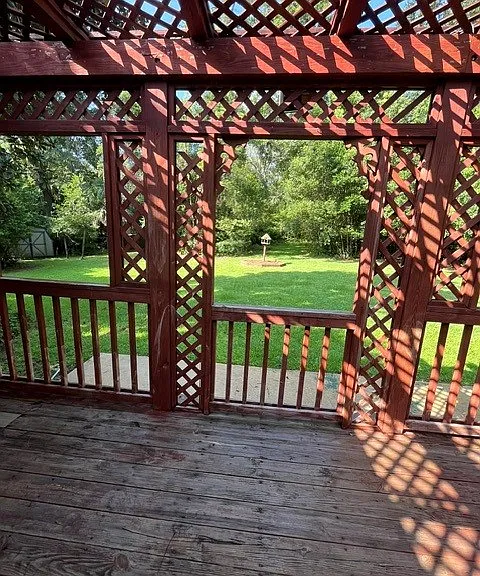 801 Laurel St — Photo 2