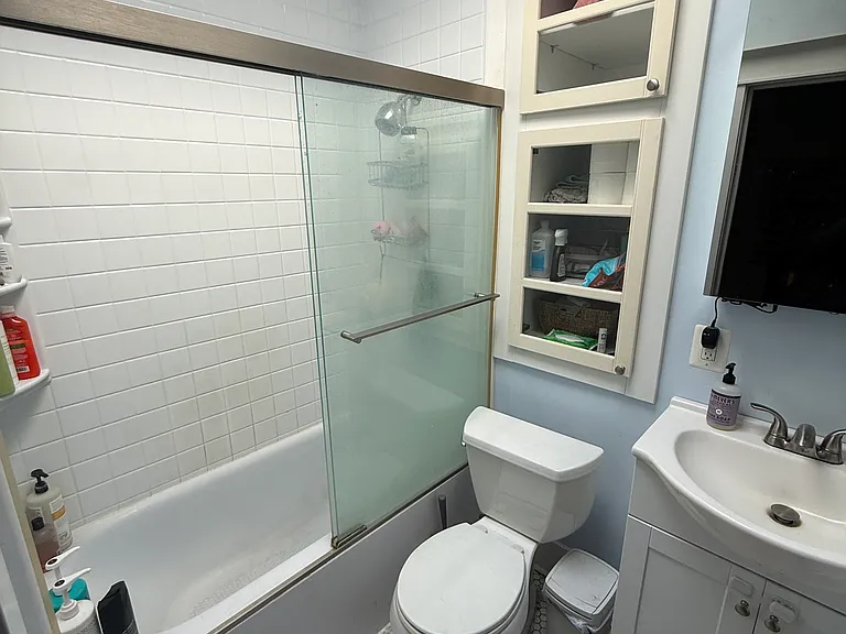 1349 W 41st St #1 — Photo 17