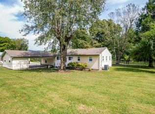 122 Lakeside Dr, Harriman, TN 37748