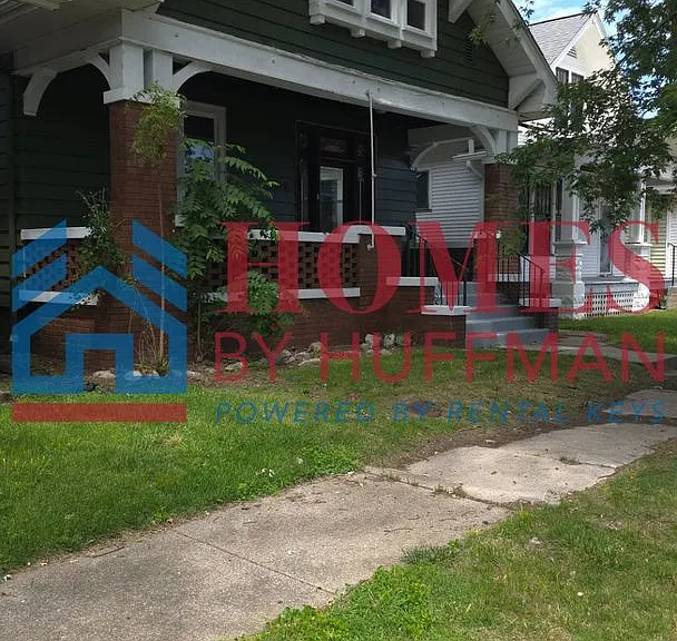 610 E Gum St — Photo 3