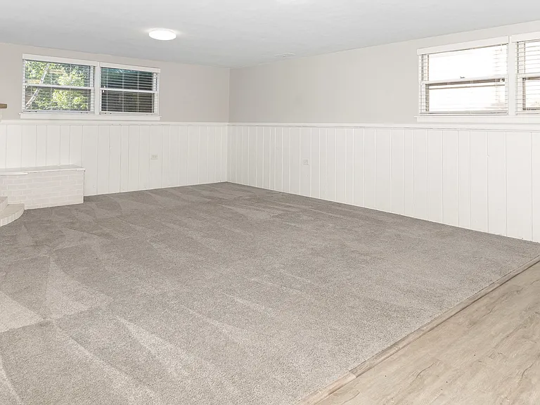 707 Thornwood Dr — Photo 17