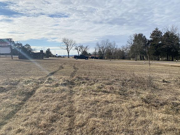 3rd image of Diamond Hills Dr