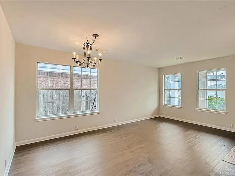 2307 Founder Dr — Photo 3
