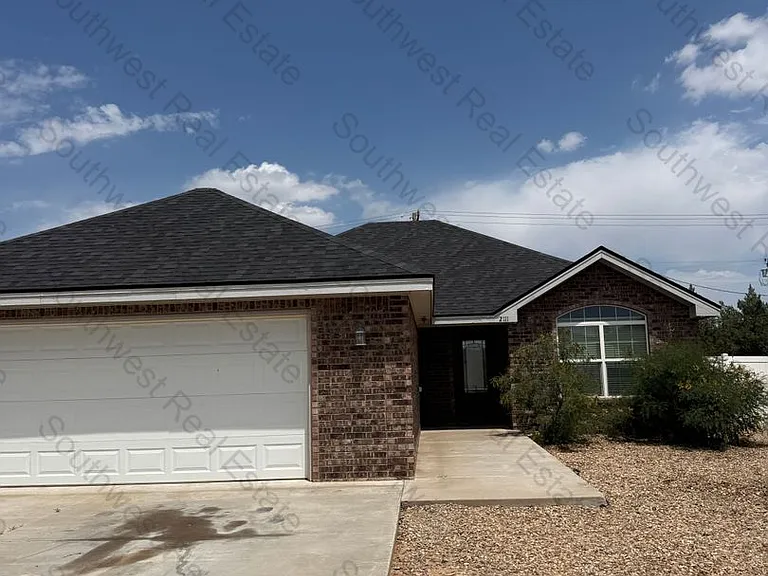 2111 Mockingbird Ln — Photo 1