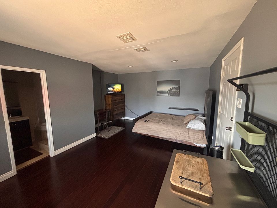 1st image of 3792 Palm Ave