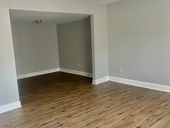 4th image of 1133 James Madison Cir
