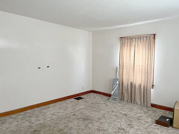 3rd image of 710 N Epworth St