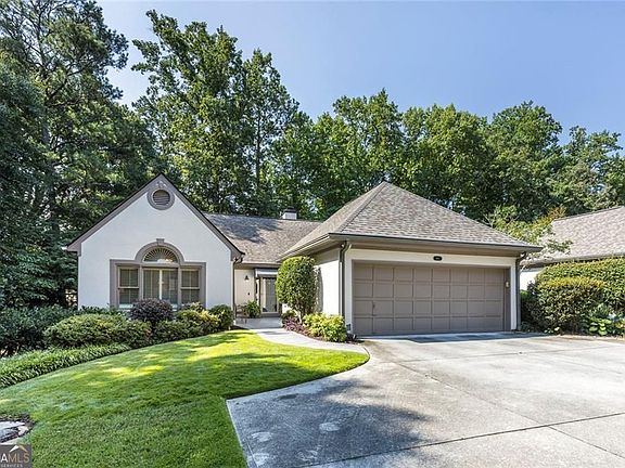 2nd image of 450 Greenlaurel Dr NE