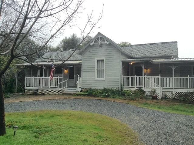 2nd image of 216 Kilham Rd