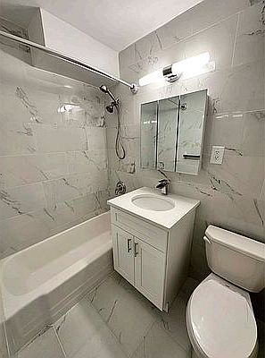 4th image of 305 E 86th St #6BE
