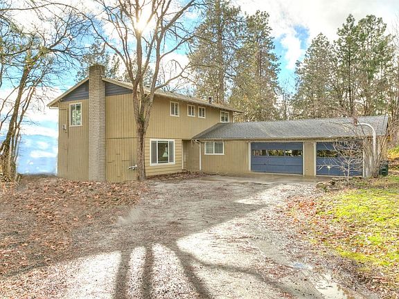 4th image of 676 Vista Park Dr