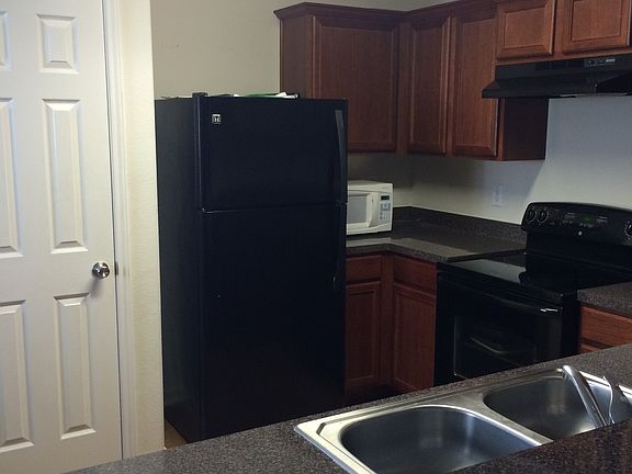 4th image of 7018 Rosebud Hollow Ln