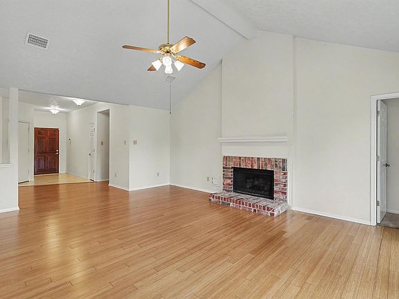 5th image of 2004 Aberdeen Dr