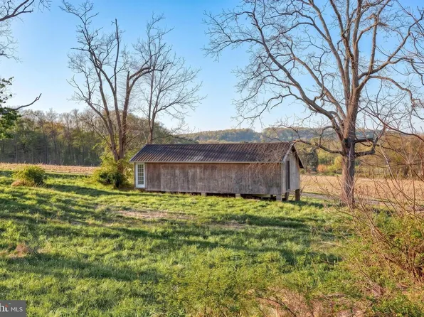 57 Metz Ln, New Bloomfield, PA 17068