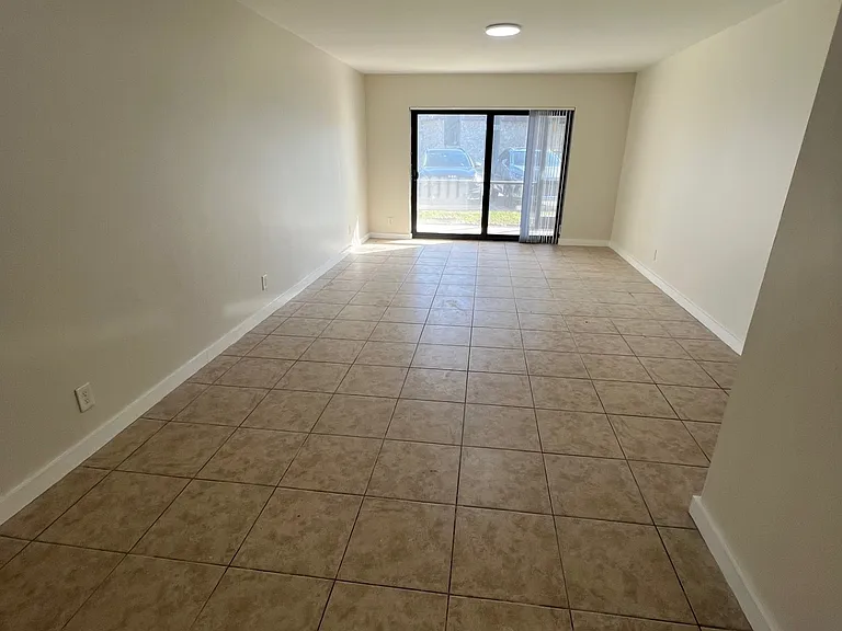 3111 Oakland Shores Dr #F109 — Photo 6