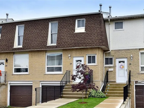 1338 Upper Gage Ave #19, Hamilton, ON L8W 1N2