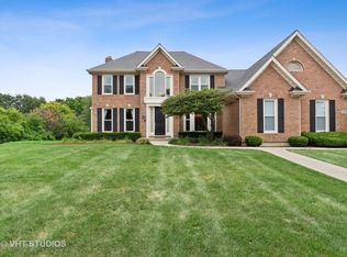 602 Chesapeake Rd, Saint Charles, IL 60175